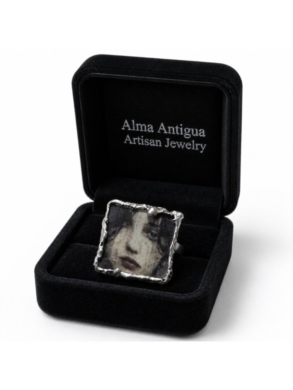 Tiny Canvas Statement Ring – Vintage Woman Portrait, Silver-Blend Spoon Bowl Ban